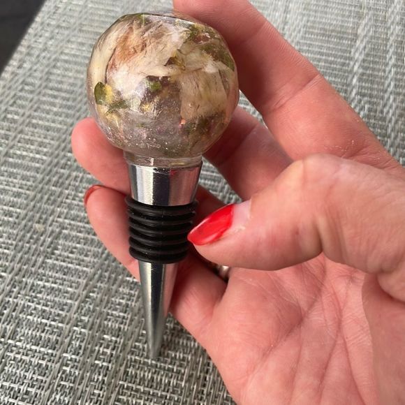 Handmade Pressed Flower Round Top Wine Stop Lavender - Picture 1 of 13